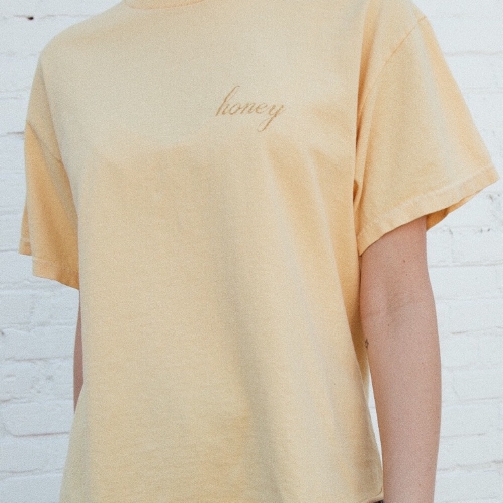 Brandy Melville “Honey Tee”🍯